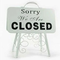 Targa OPEN E CLOSED In Metallo Bianco Con Decorazioni