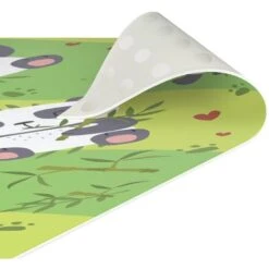 Tappeti In Vinile - Teneri Panda Su Prato Verde - Pannello Dimensione HxL: 90cm X 30cm -Armonia Decor 52609906 5
