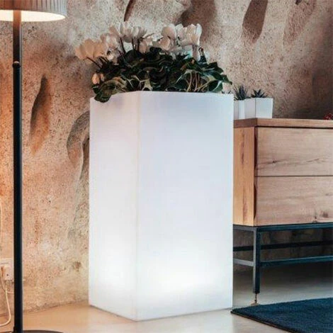 Vaso Luminoso Da Giardino In Resina Bianca Per Esterno. 4 Vaso Luminoso Da Giardino In Resina Bianca Per Esterno. - immagine 2