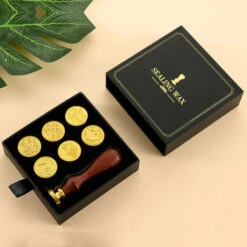 Kit Timbro Sigillo Di Cera Timbro Ceralacca Retrò Vintage Manico In Legno Testa Timbro Sostituibile Con Confezione Regalo Per Biglietti Buste Inviti Di Nozze Cartolina Confezione Regalo (Stile 2) -Armonia Decor 88665949 4