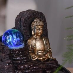 Piccola Fontana In Resina Per Interni Con Buddha Theravada A LED -Armonia Decor 89362543 5