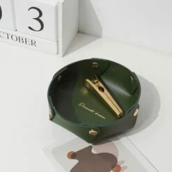 Vassoio Rotondo In Pelle, Vassoio Portaoggetti In Pelle Da 2 Pezzi, Vassoio Ordinato In Ecopelle, Vassoio Portamonete, Per Chiavi, Orologi, Forniture Per Ufficio, Gioielli (17,56cm Verde Scuro + Aranc 8 Vassoio Rotondo In Pelle, Vassoio Portaoggetti In Pelle Da 2 Pezzi, Vassoio Ordinato In Ecopelle, Vassoio Portamonete, Per Chiavi, Orologi, Forniture Per Ufficio, Gioielli (17,56cm Verde Scuro + Aranc -Armonia Decor 94292993 2